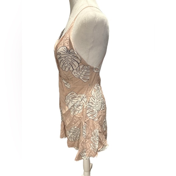 TOBI Mini Dress NWOT Sz M - Picture 2 of 6